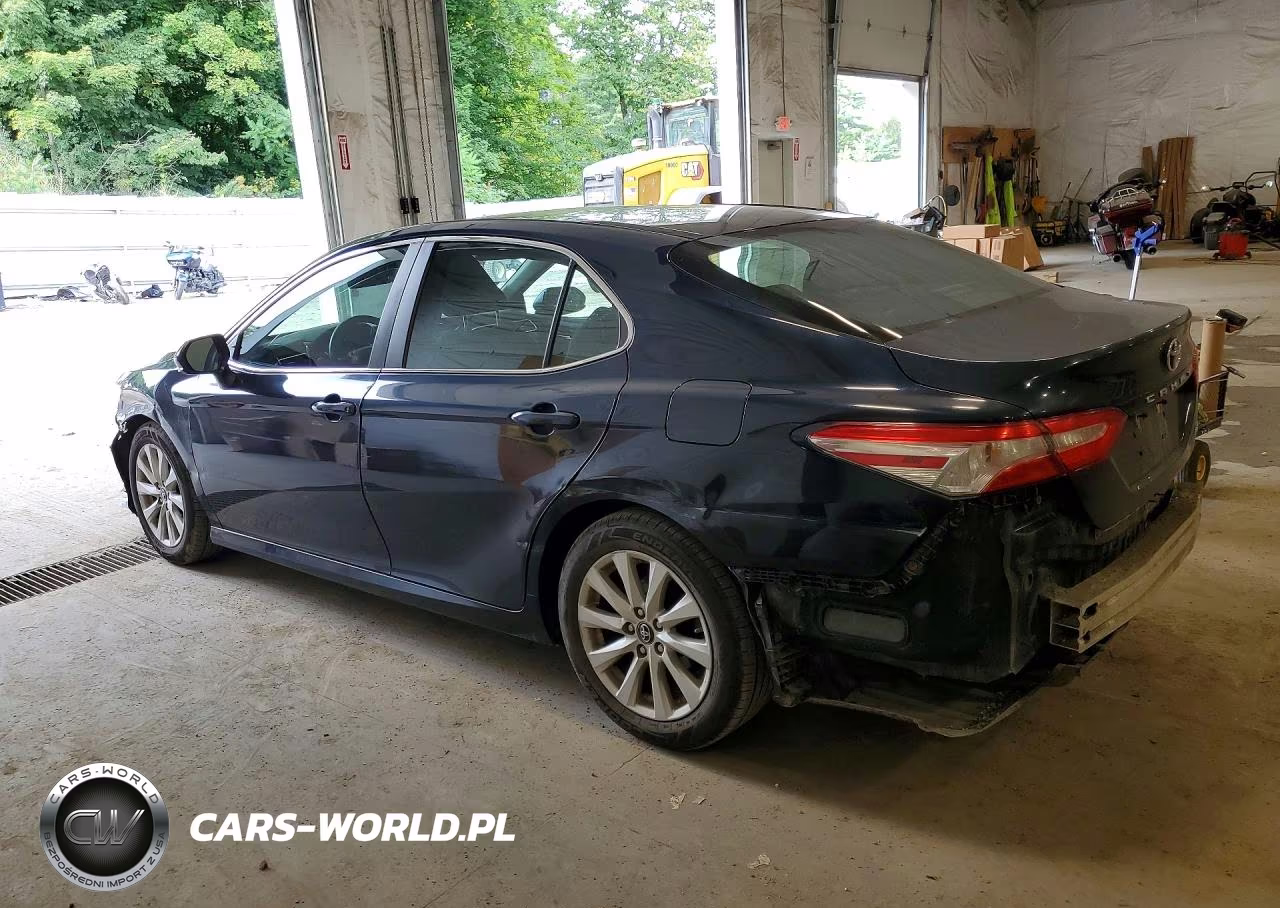 2018 Toyota Camry Le VIN:4T1B11HK5JU656251 - 2