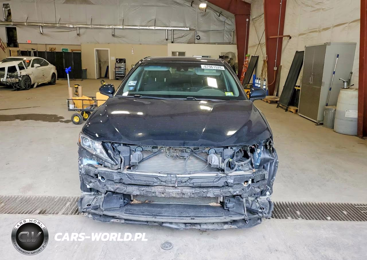2018 Toyota Camry Le VIN:4T1B11HK5JU656251 - 5
