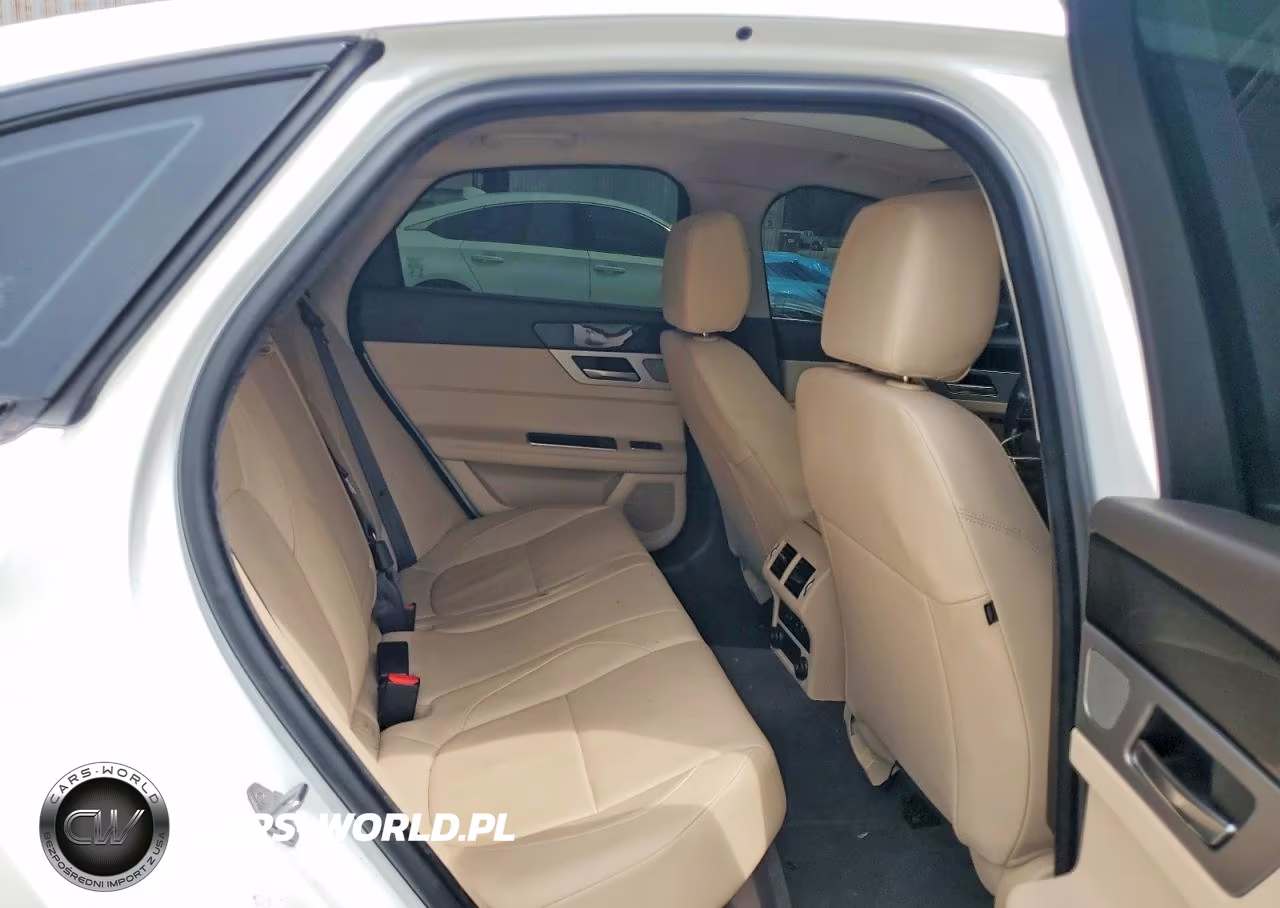 2019 Jaguar Xf Premium VIN:SAJBJ4GX0KCY76621 - 10