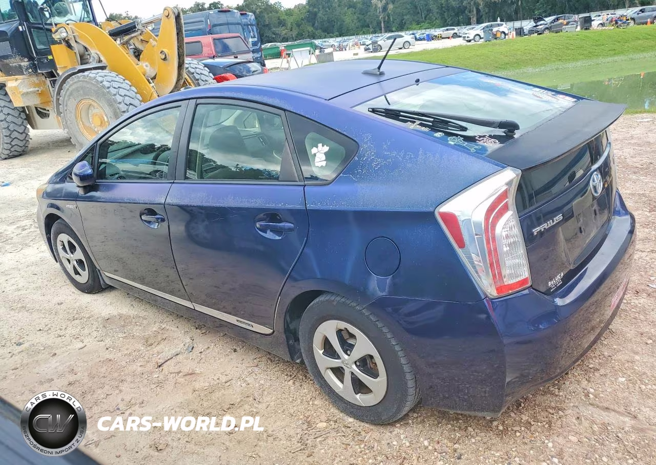 2013 Toyota Prius Three VIN:JTDKN3DU2D1637075 - 2