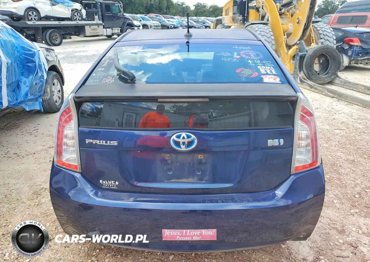 2013 Toyota Prius Three VIN:JTDKN3DU2D1637075 - 6