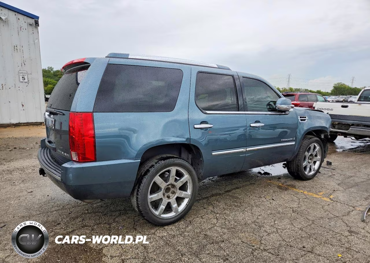 2008 Cadillac Escalade Luxury VIN:1GYFK63858R182692 - 3