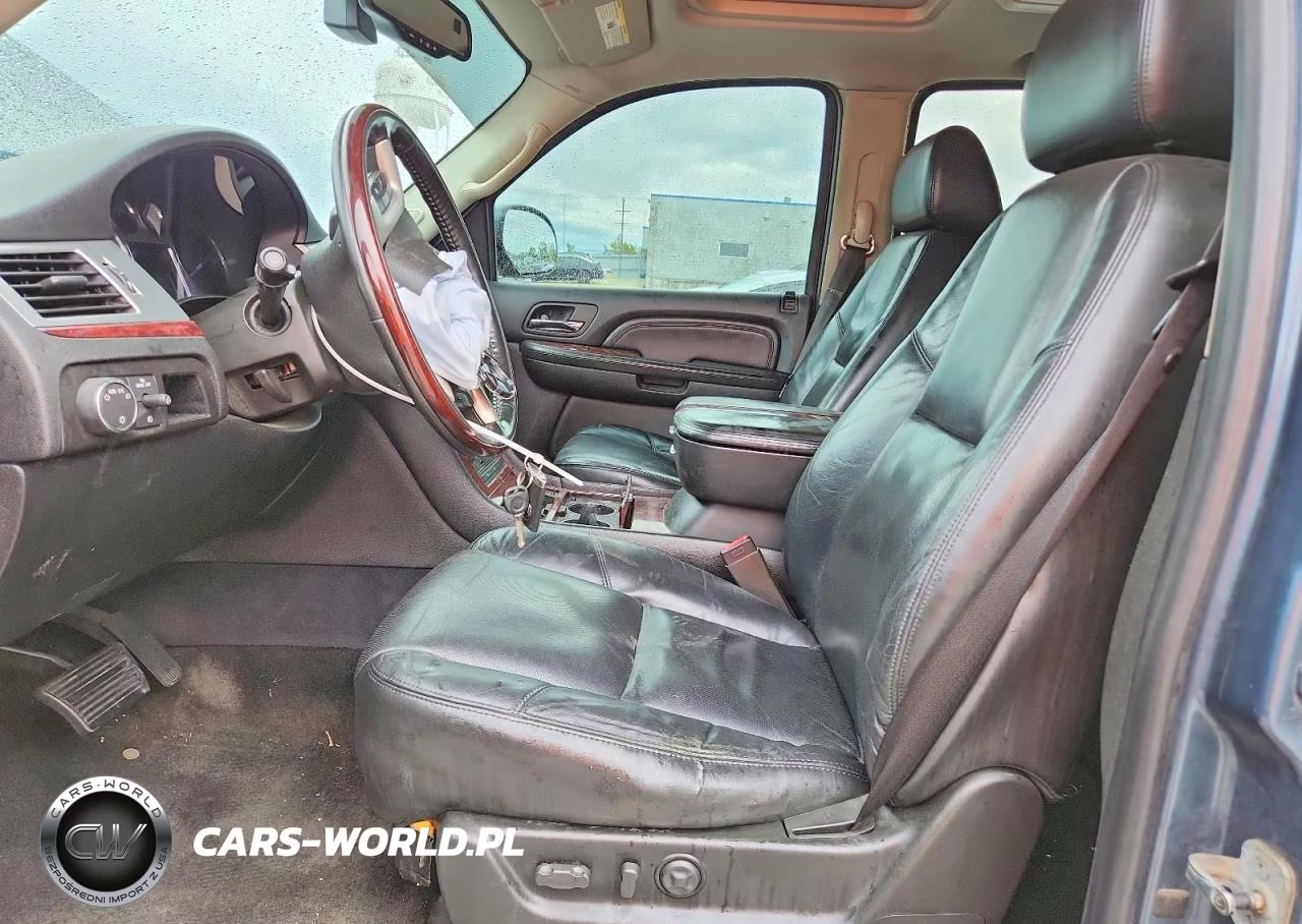 2008 Cadillac Escalade Luxury VIN:1GYFK63858R182692 - 7