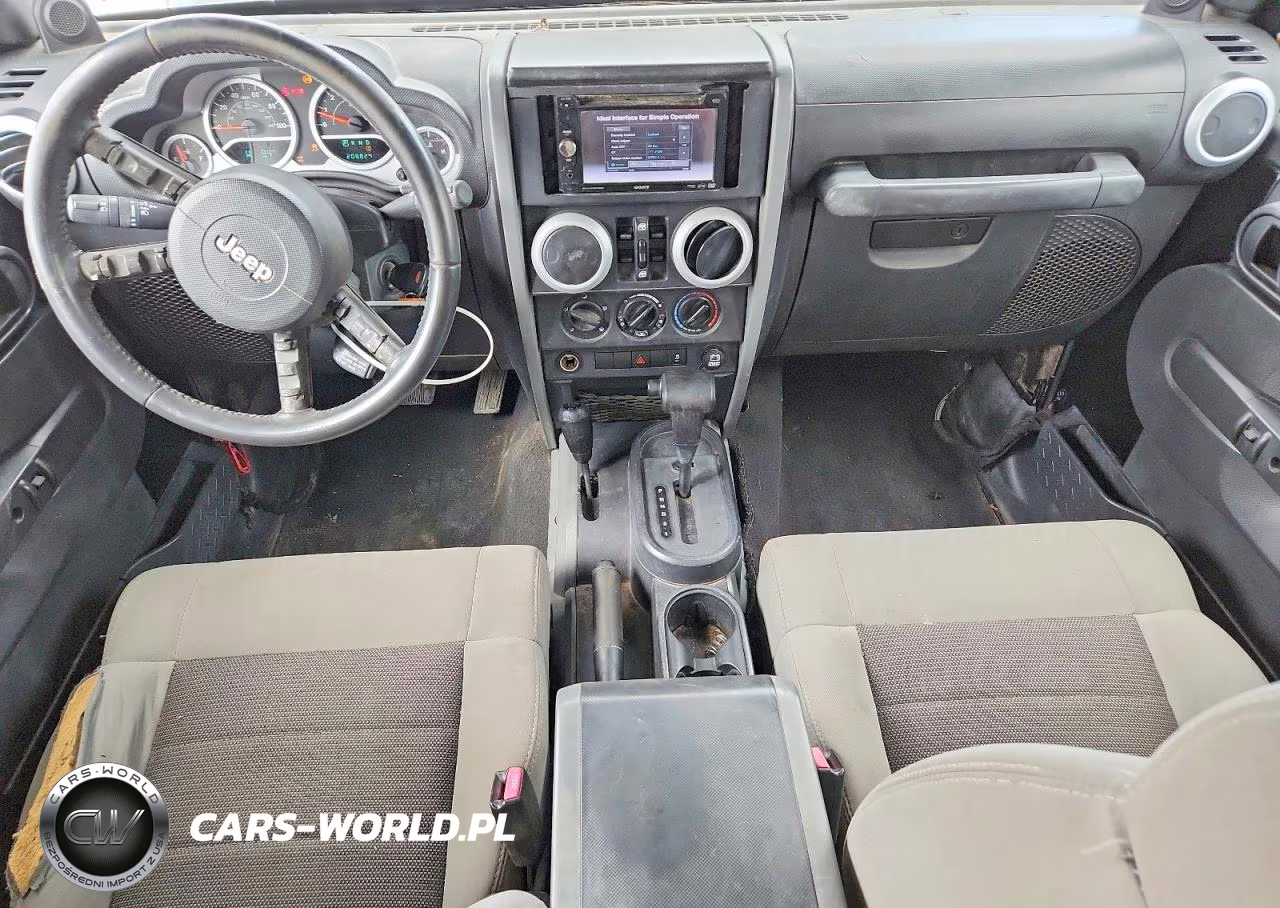 2010 Jeep Wrangler Unlimited Sahara VIN:1J4HA5H13AL198349 - 8