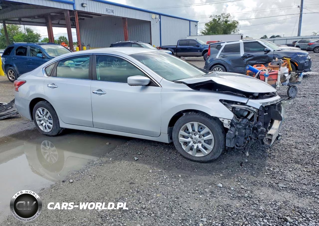 2014 Nissan Altima 2.5 S VIN:1N4AL3AP1EN364534 - 4