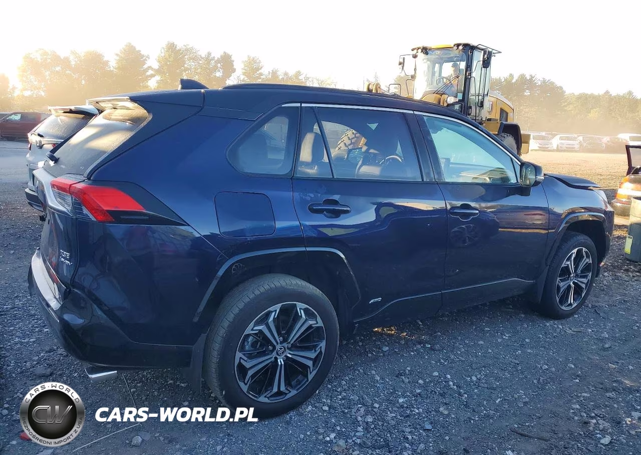 2025 Toyota Rav4 Xse VIN:JTMEB3FV8SD257052 - 3