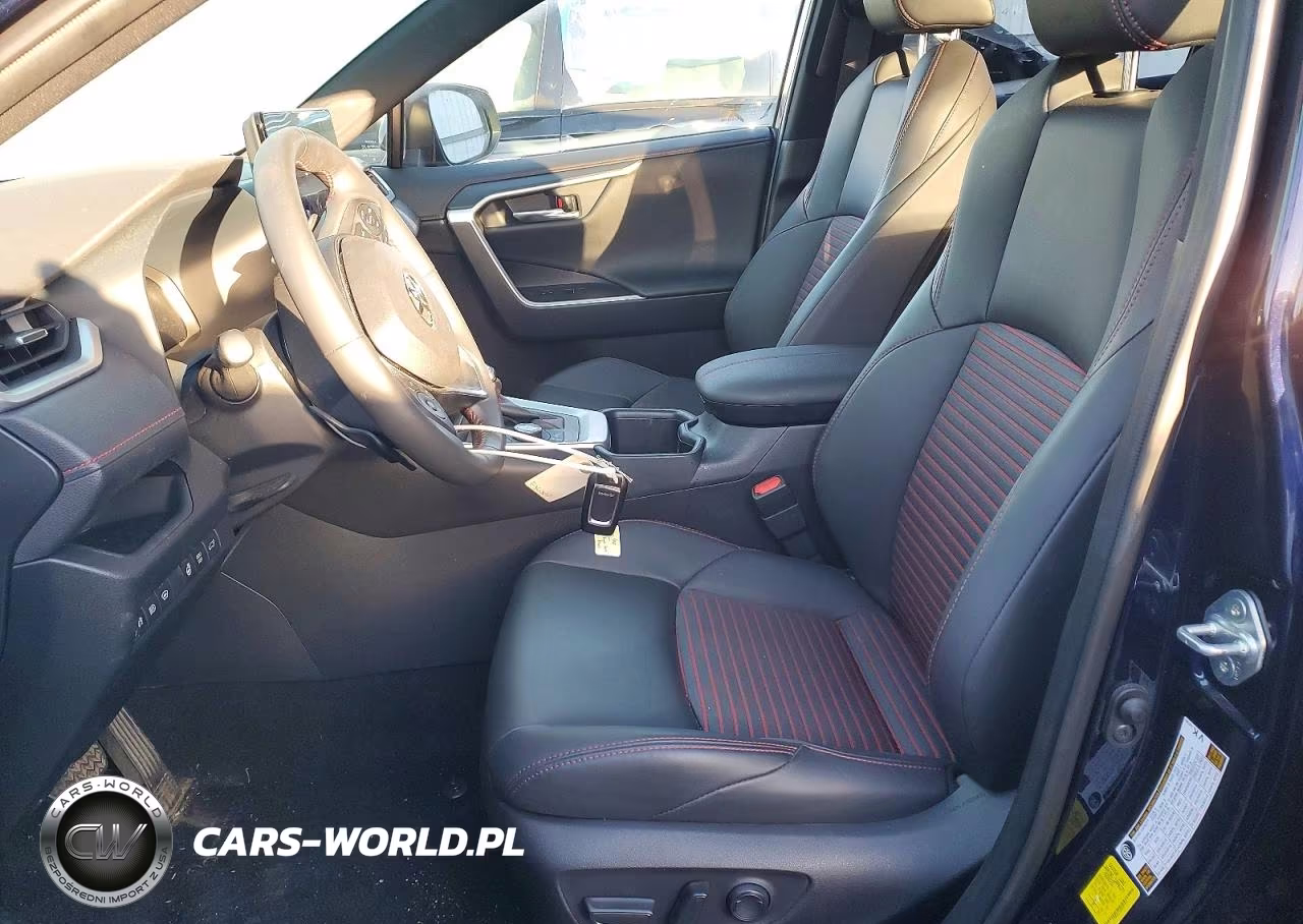 2025 Toyota Rav4 Xse VIN:JTMEB3FV8SD257052 - 7
