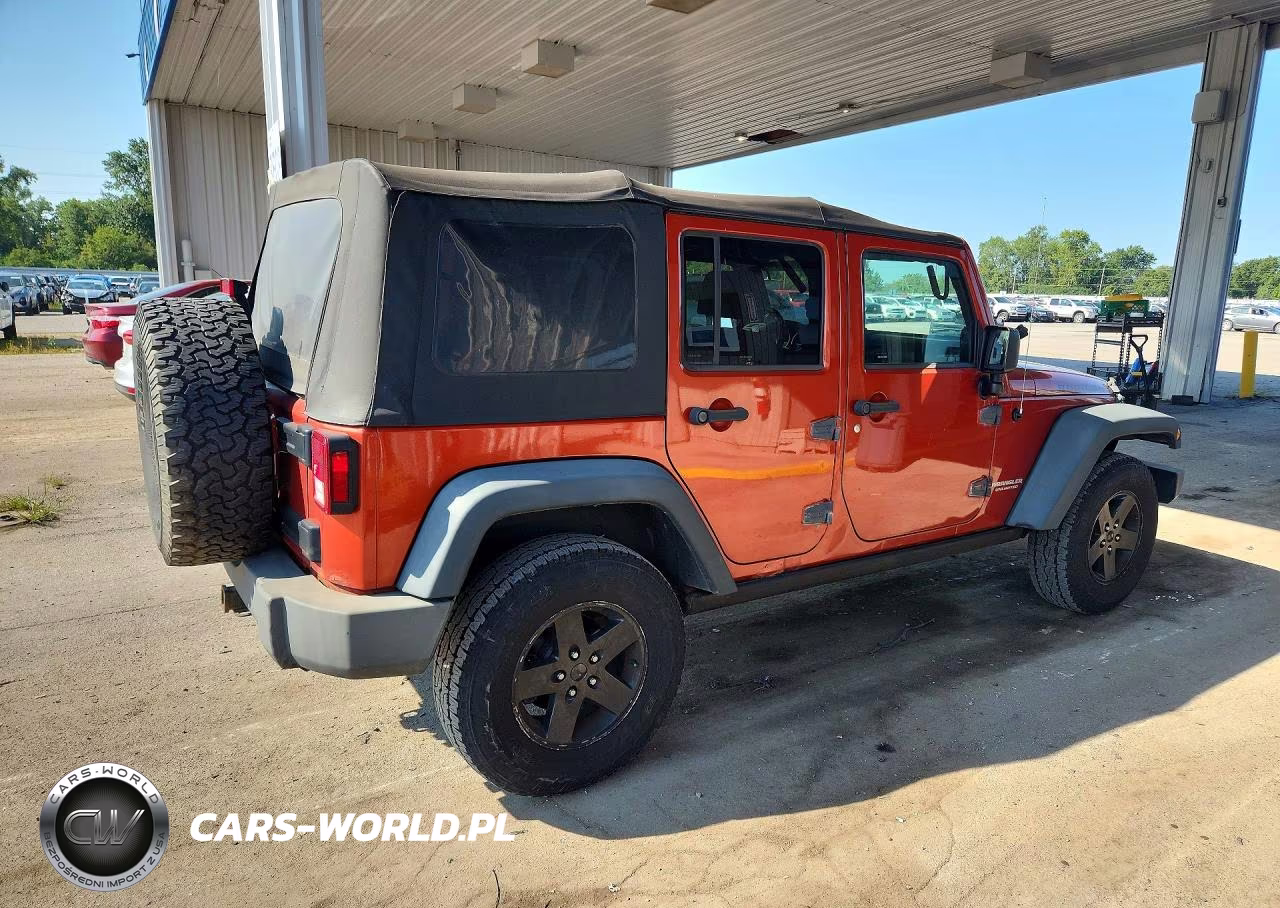 2009 Jeep Wrangler Unlimited Rubicon VIN:1J4GA691X9L749677 - 3