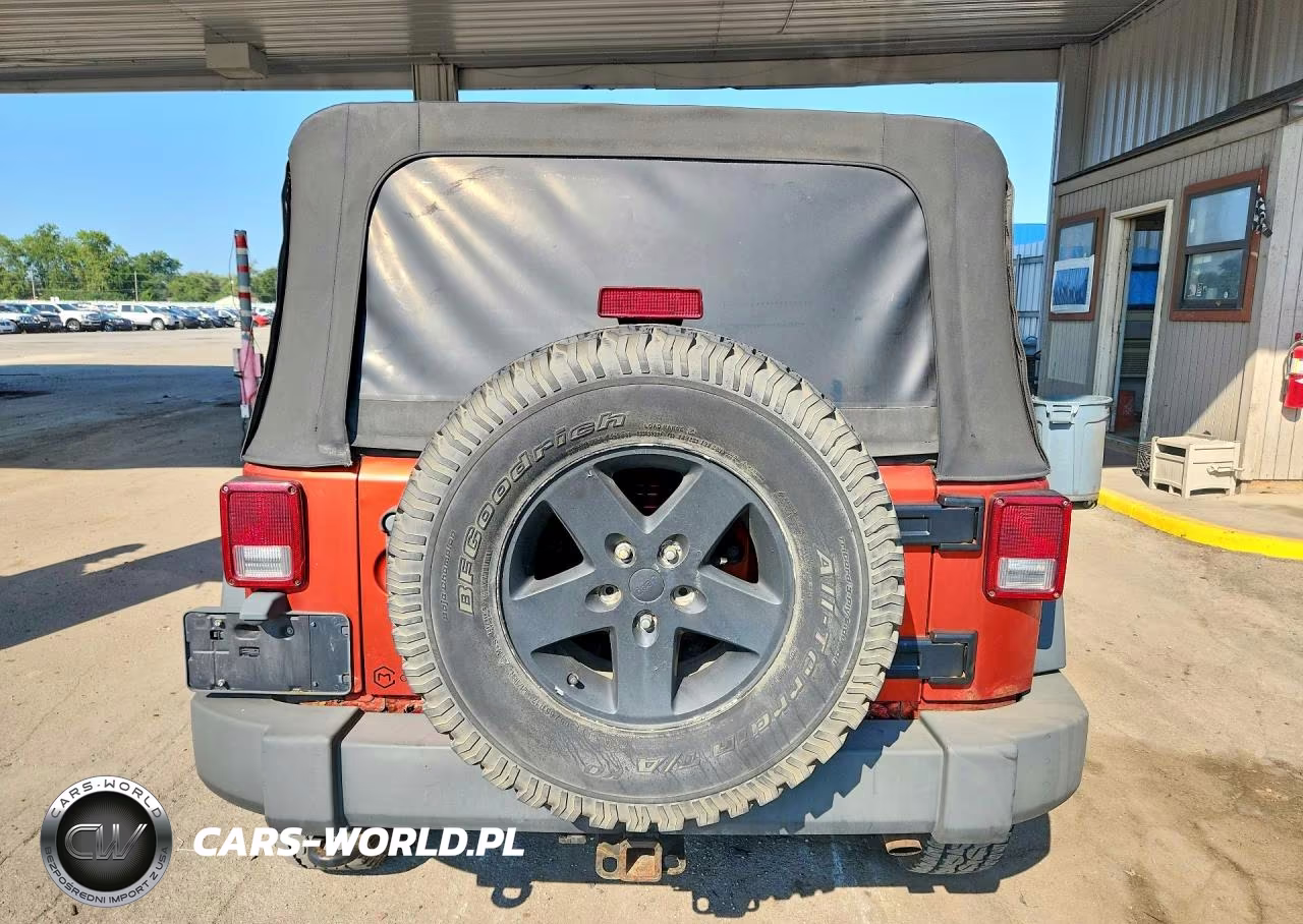 2009 Jeep Wrangler Unlimited Rubicon VIN:1J4GA691X9L749677 - 6