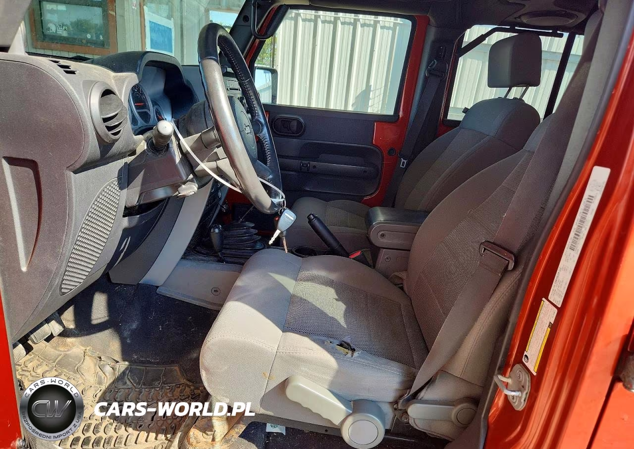 2009 Jeep Wrangler Unlimited Rubicon VIN:1J4GA691X9L749677 - 7