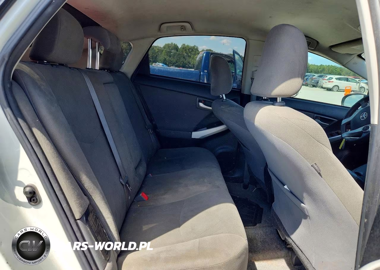 2015 Toyota Prius Two VIN:JTDKN3DU1F0444702 - 10