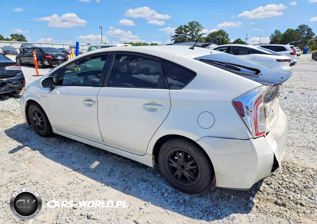 2015 Toyota Prius Two VIN:JTDKN3DU1F0444702 - 2