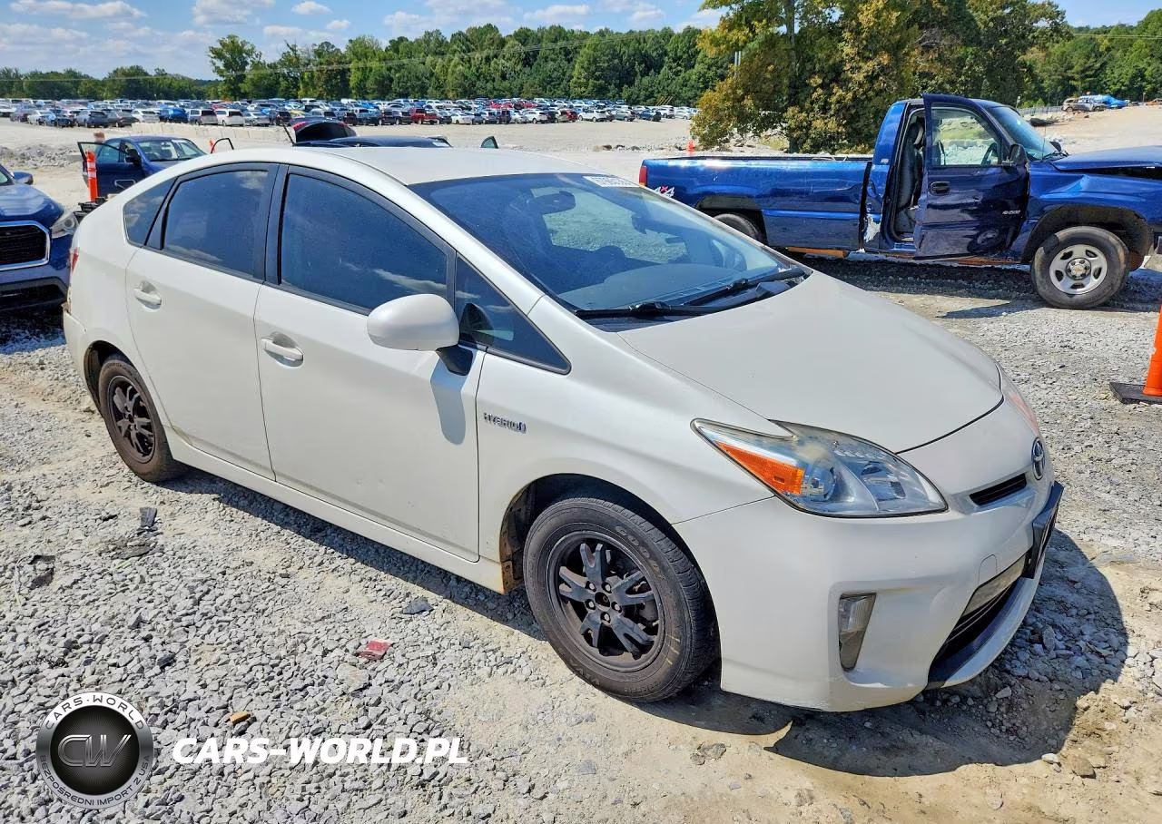 2015 Toyota Prius Two VIN:JTDKN3DU1F0444702 - 4