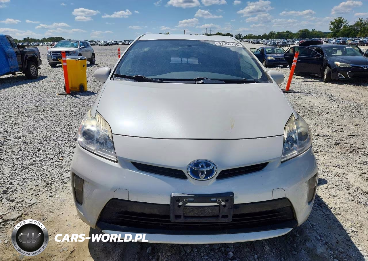 2015 Toyota Prius Two VIN:JTDKN3DU1F0444702 - 5