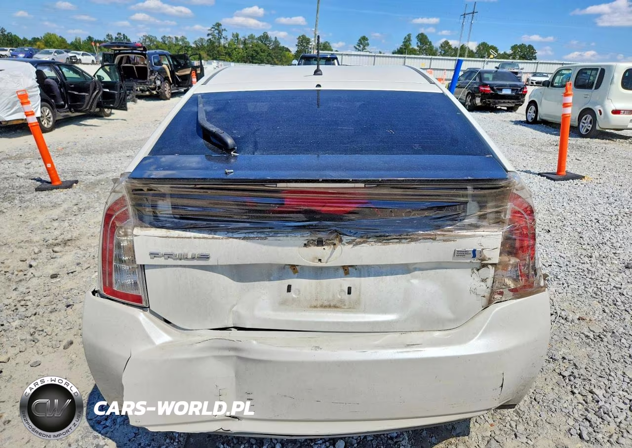 2015 Toyota Prius Two VIN:JTDKN3DU1F0444702 - 6