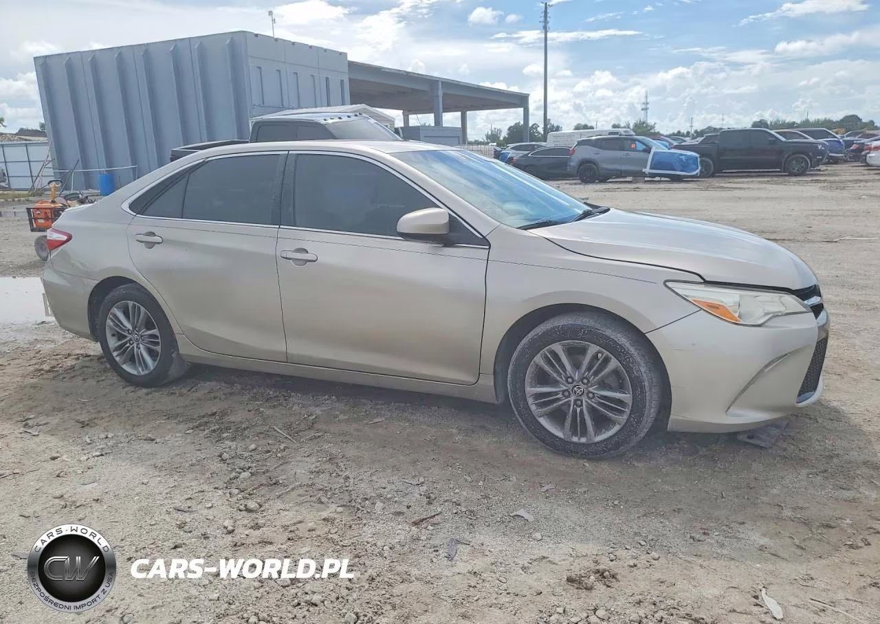 2016 Toyota Camry Se VIN:4T1BF1FK9GU999044 - 4
