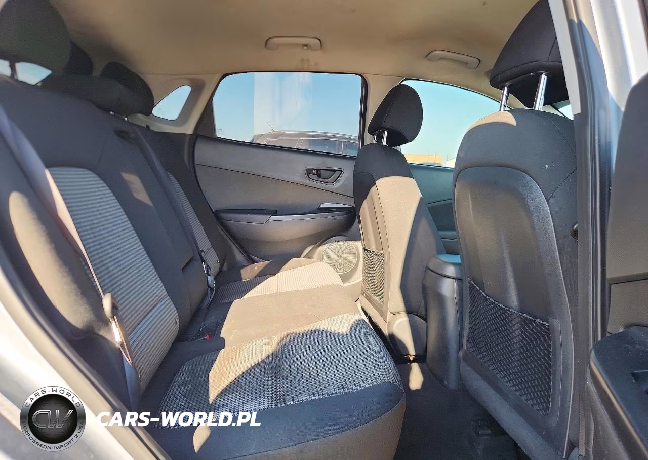 2018 Hyundai Kona Se VIN:KM8K12AA8JU177569 - 10