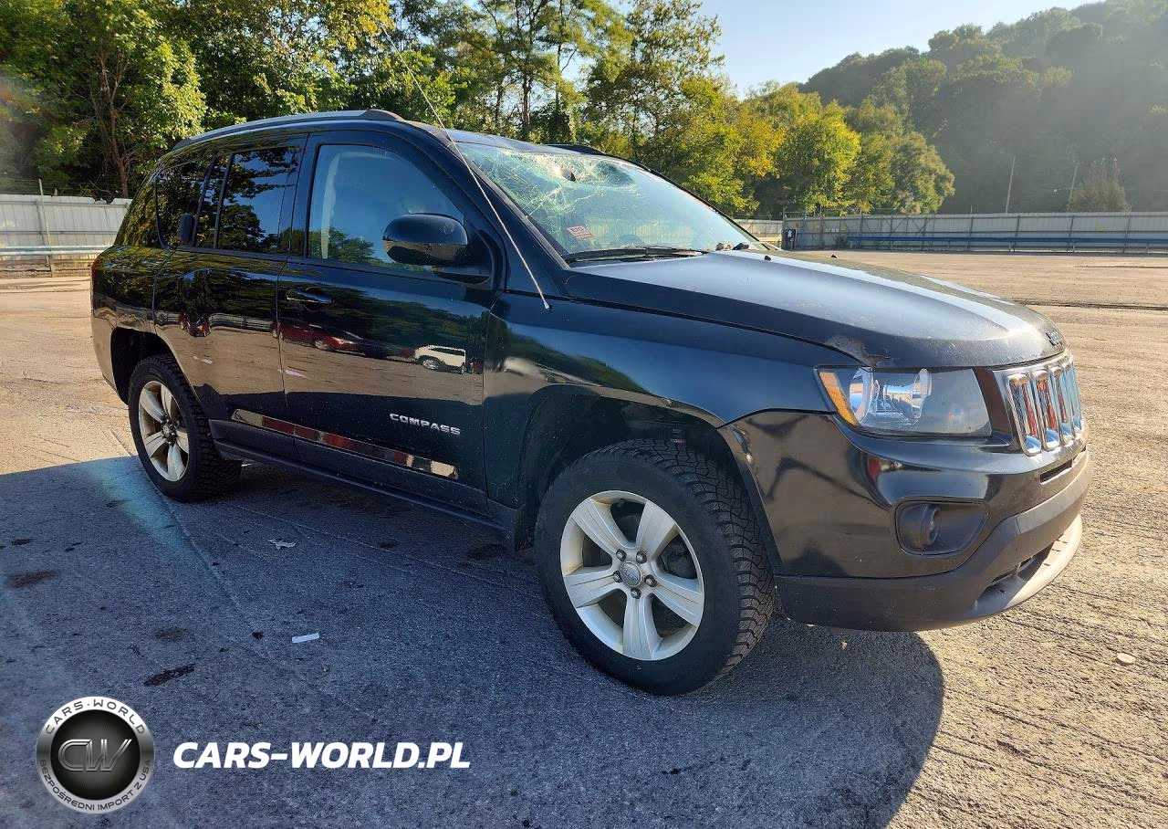 2016 Jeep Compass Latitude VIN:1C4NJDEB8GD695397 - 4