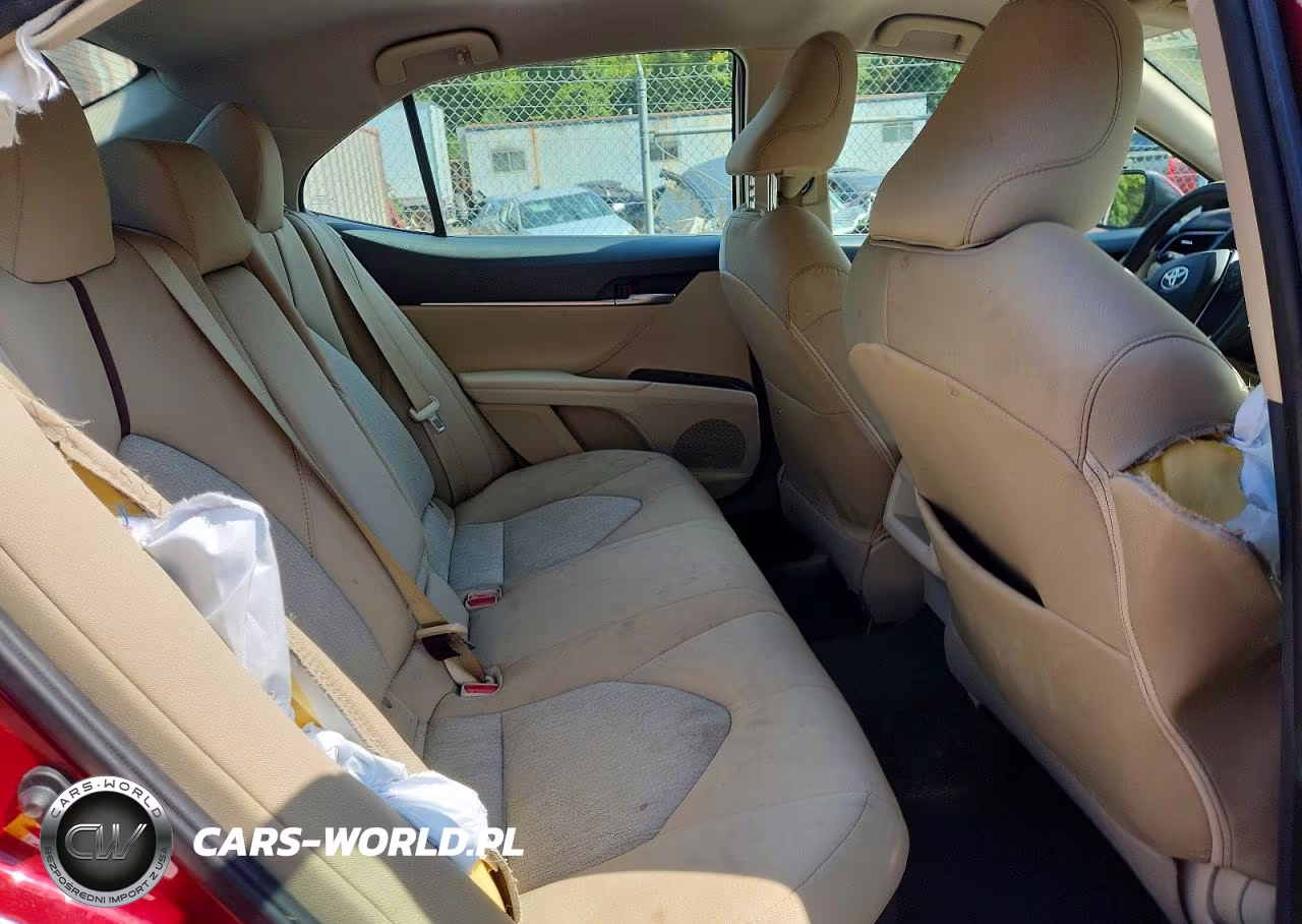 2019 Toyota Camry Le VIN:4T1B31HK3KU512435 - 10