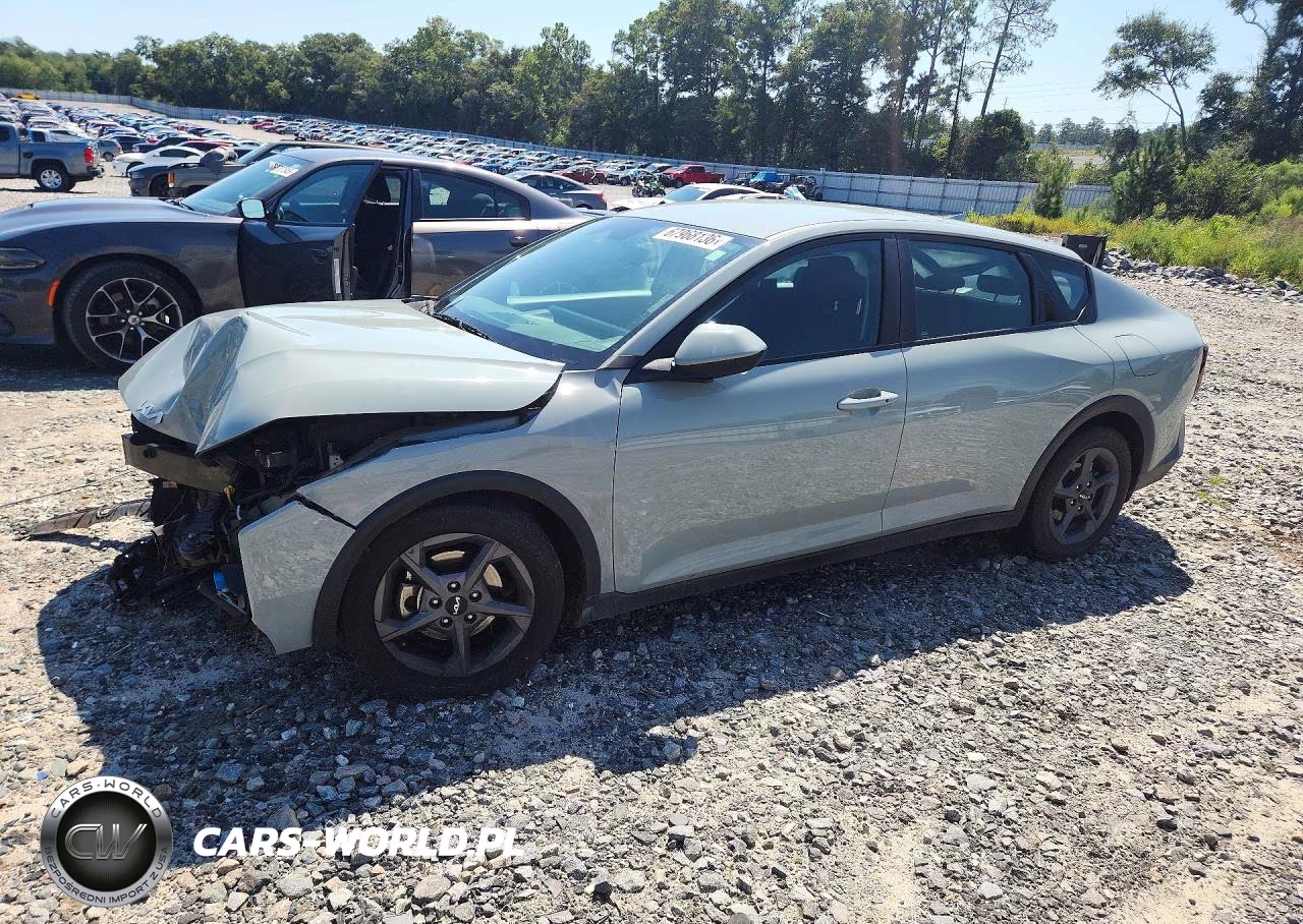 2025 Kia K4 Lxs VIN:3KPFT4DE3SE003001 - 1