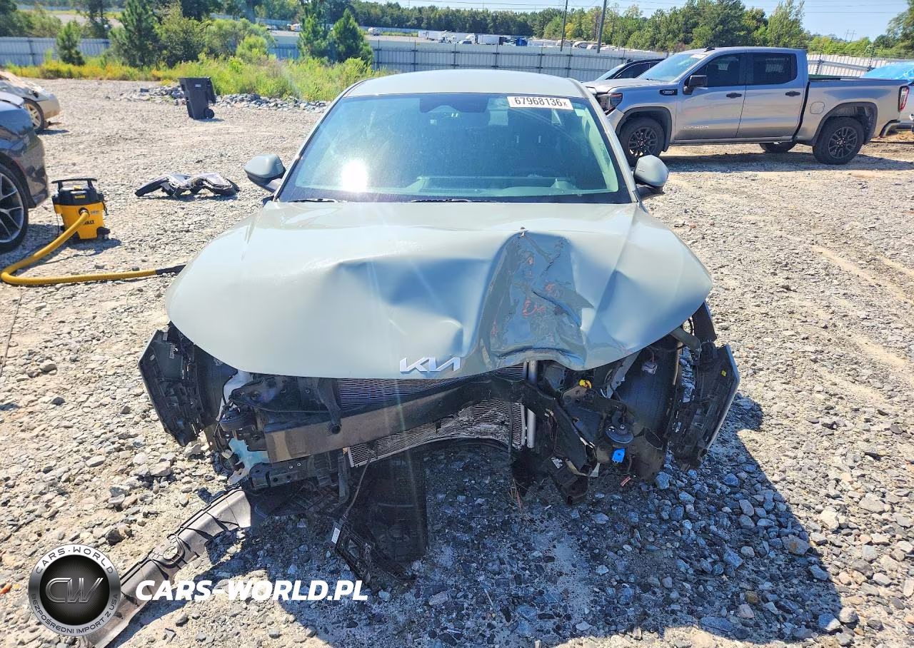 2025 Kia K4 Lxs VIN:3KPFT4DE3SE003001 - 5