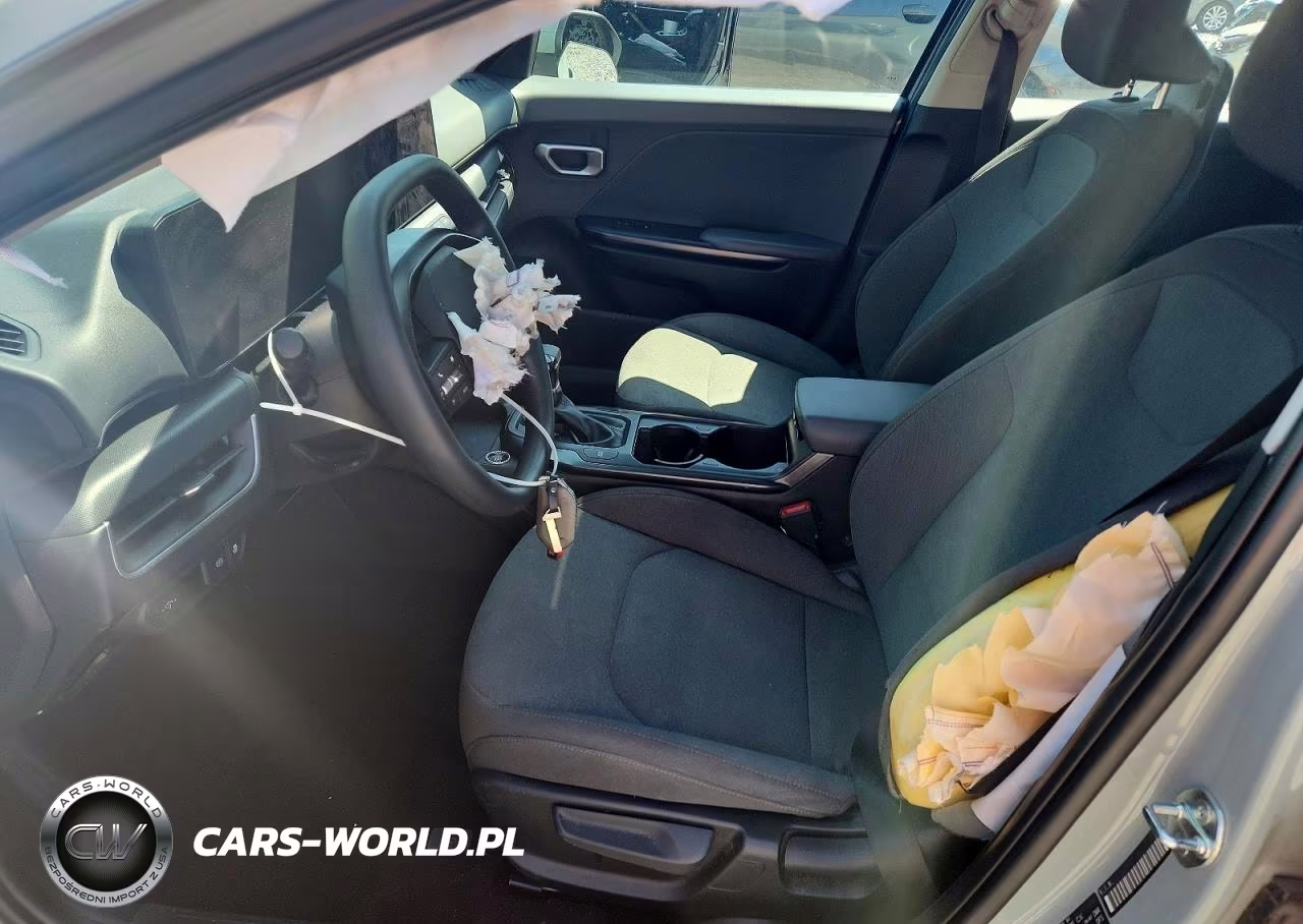 2025 Kia K4 Lxs VIN:3KPFT4DE3SE003001 - 7