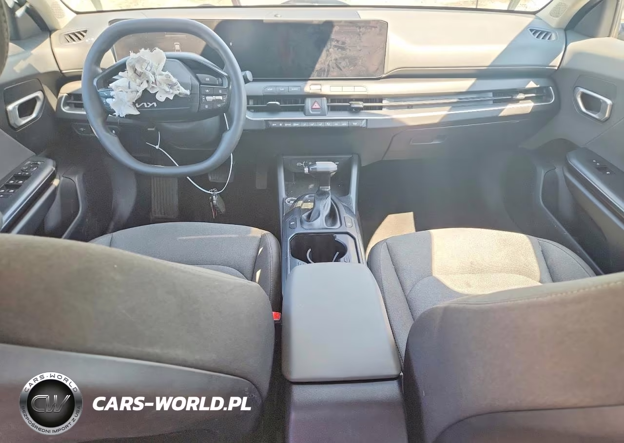 2025 Kia K4 Lxs VIN:3KPFT4DE3SE003001 - 8
