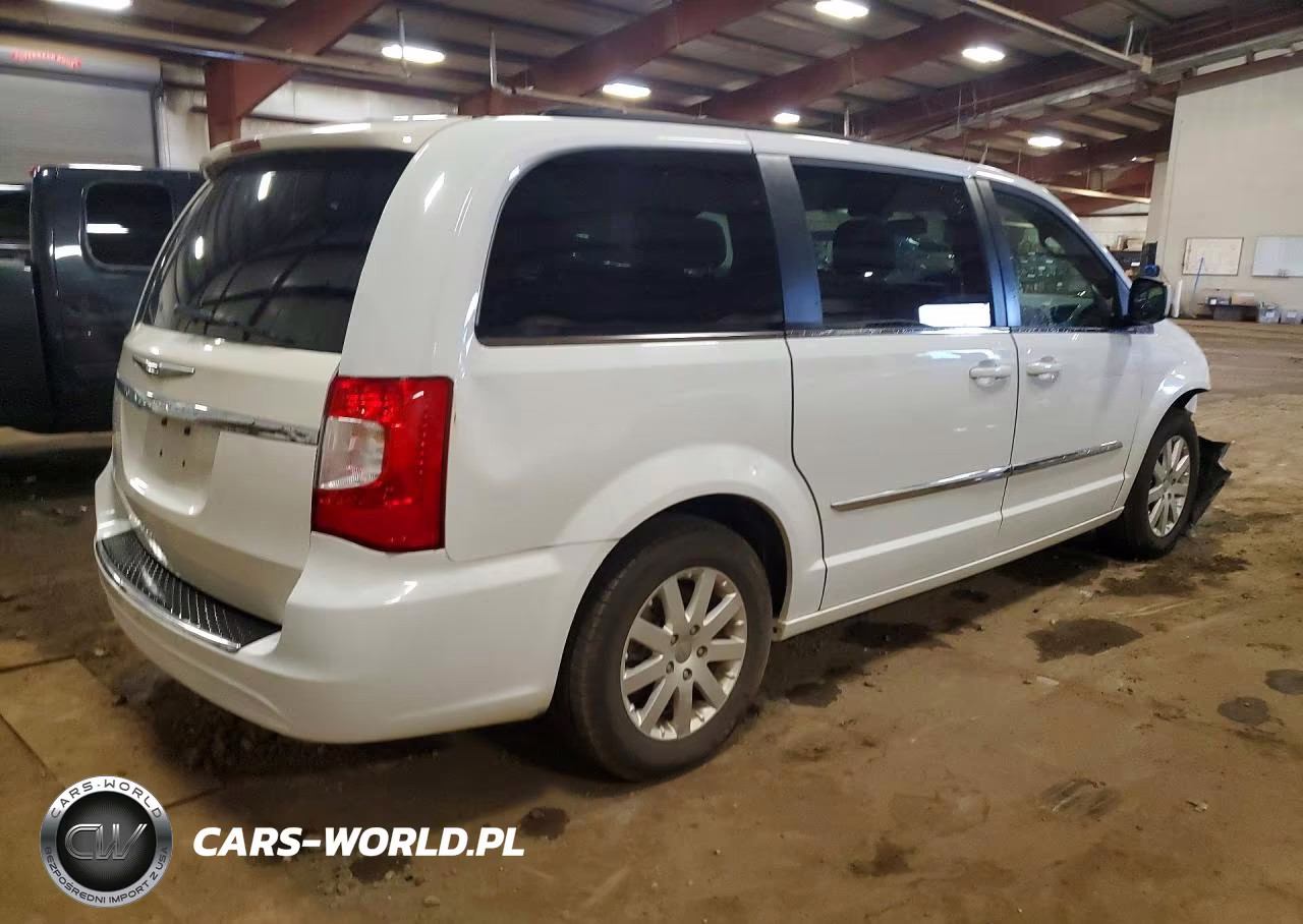 2016 Chrysler Town & Country Touring VIN:2C4RC1BG8GR230027 - 3