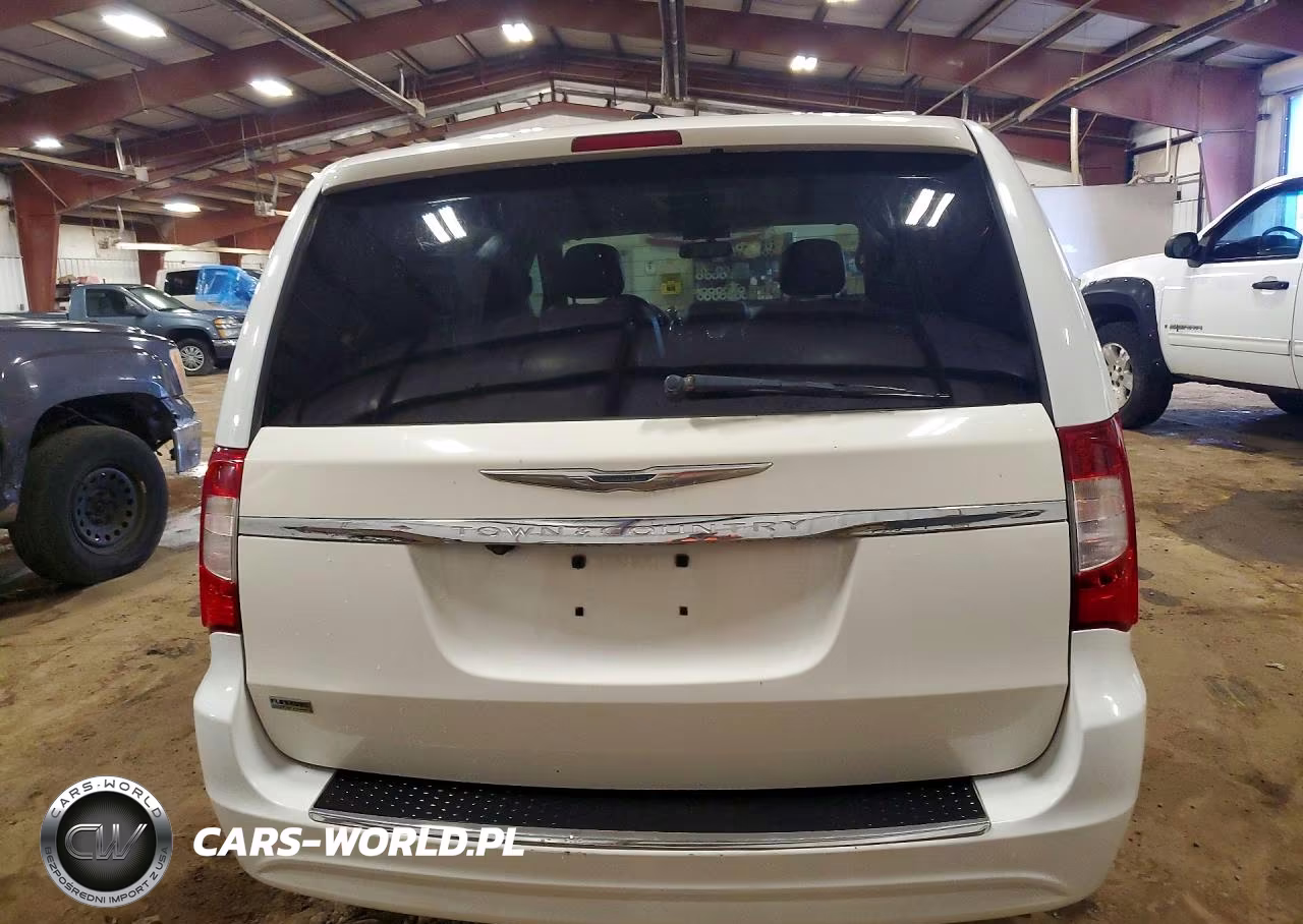 2016 Chrysler Town & Country Touring VIN:2C4RC1BG8GR230027 - 6