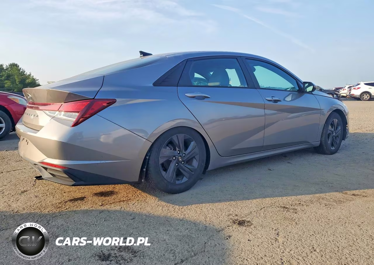 2022 Hyundai Elantra Sel VIN:KMHLM4AG8NU324071 - 3