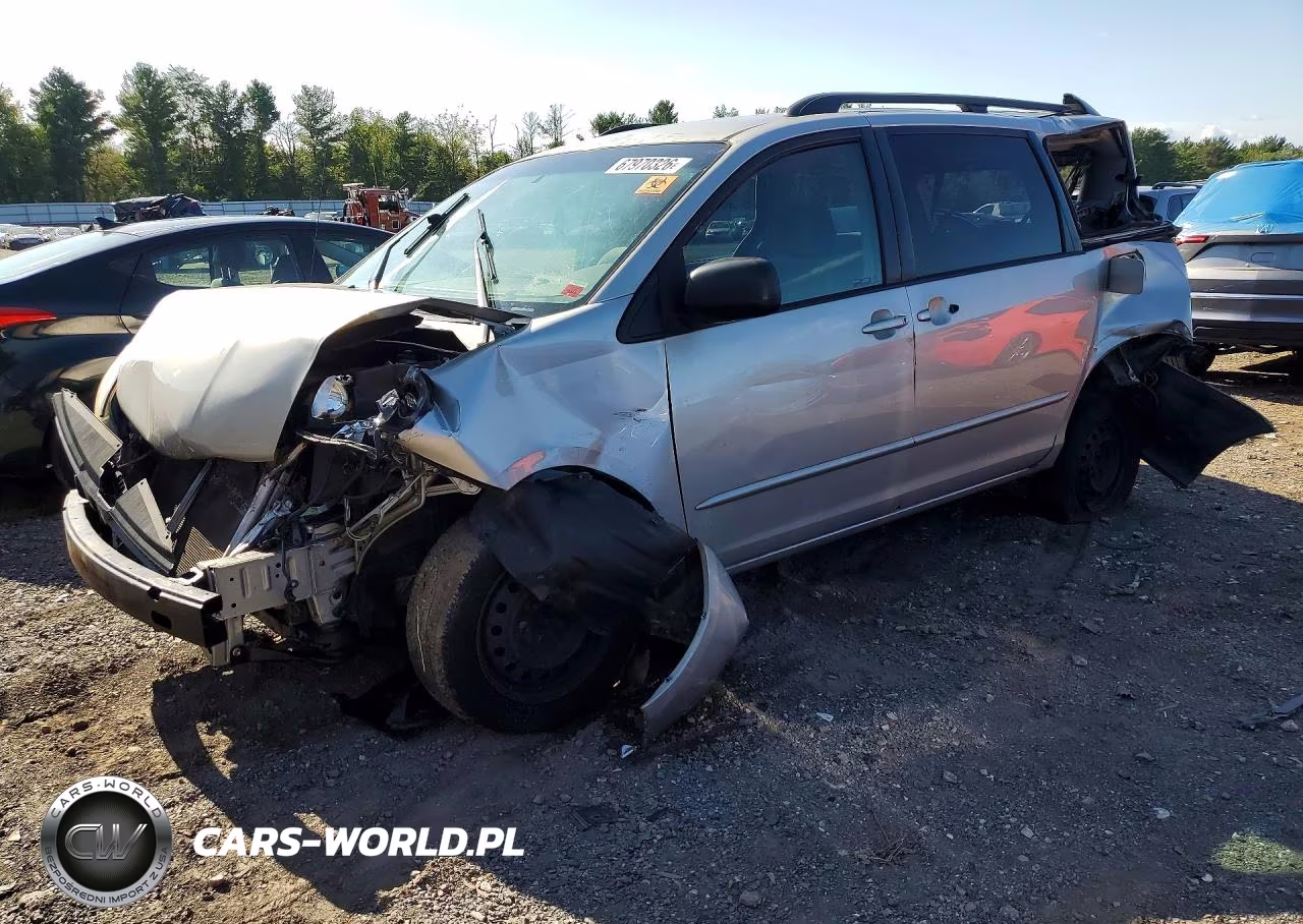 2004 Toyota Sienna Le 7 Passenger – zdjęcie 1 z 13