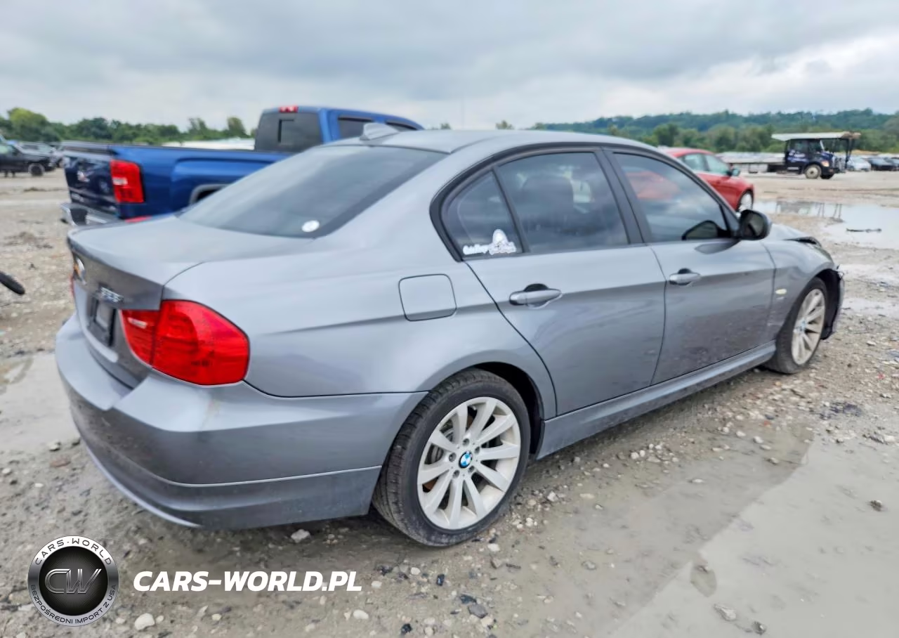 2011 BMW 328 Xi VIN:WBAPK7C52BF196268 - 3
