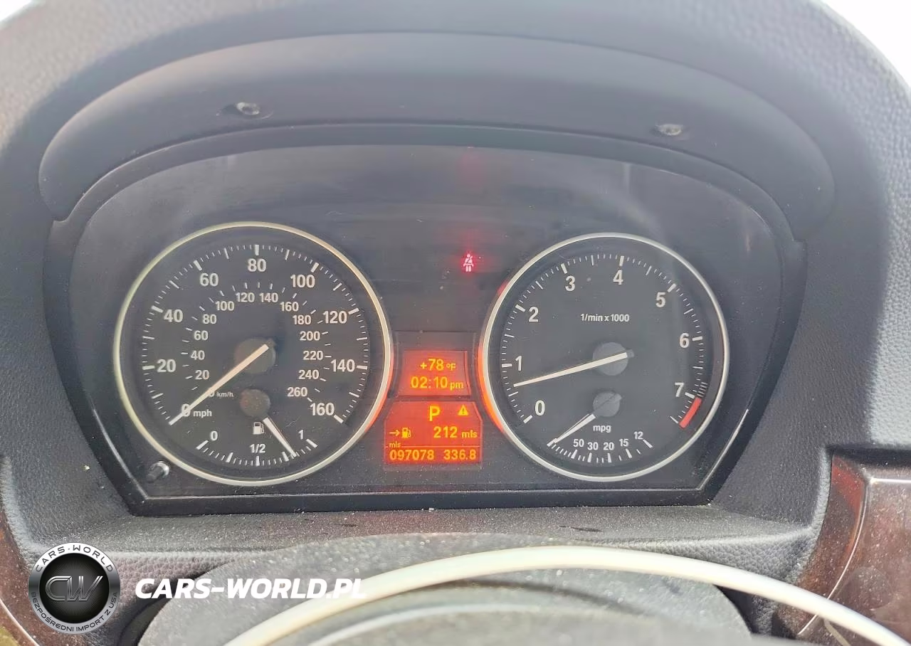 2011 BMW 328 Xi VIN:WBAPK7C52BF196268 - 9