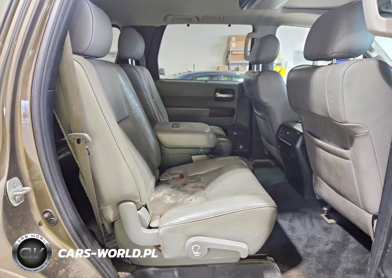 2012 Toyota Sequoia VIN:5TDDY5G18CS066531 - 11