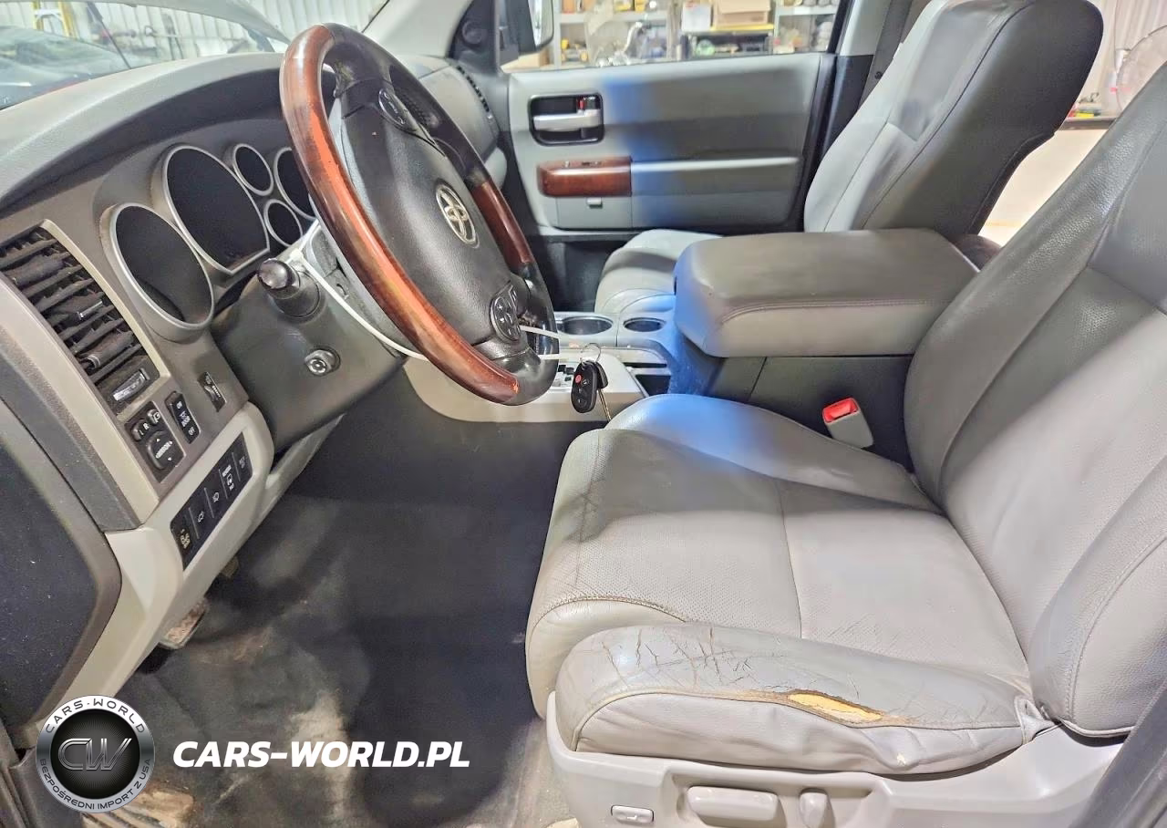 2012 Toyota Sequoia VIN:5TDDY5G18CS066531 - 7