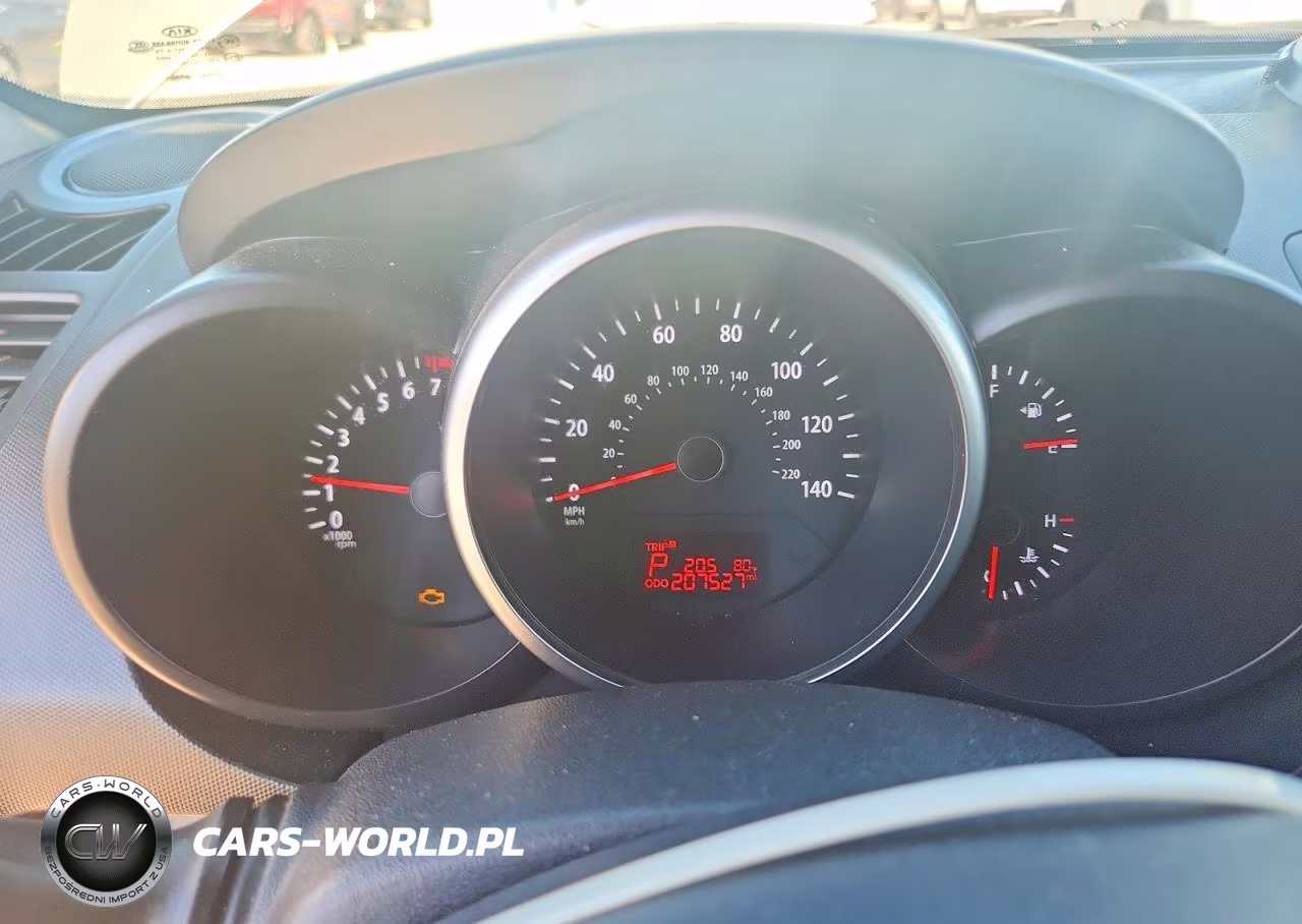 2012 Kia Soul + VIN:KNDJT2A61C7378415 - 9