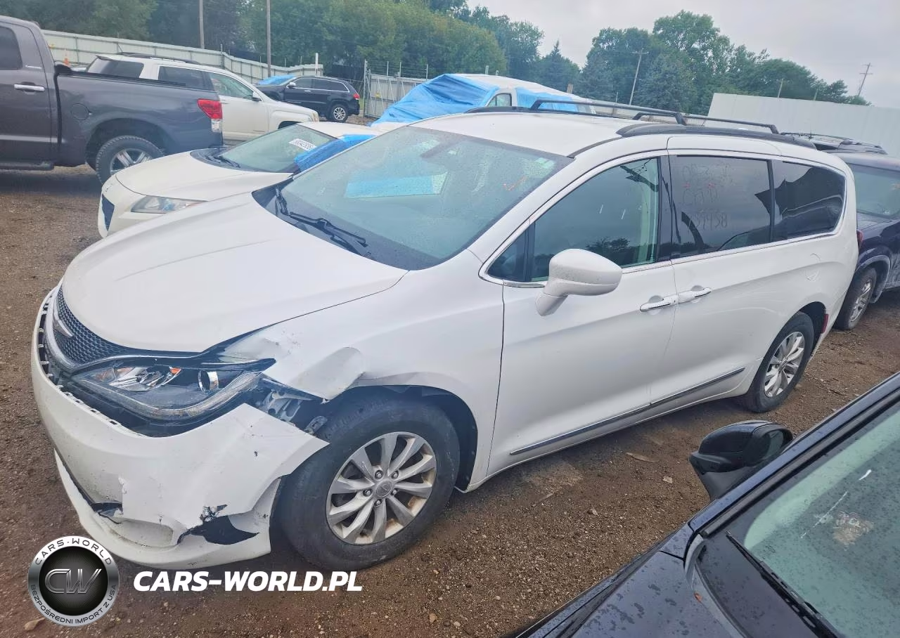 2017 Chrysler Pacifica Touring L VIN:2C4RC1BG3HR739458 - 1