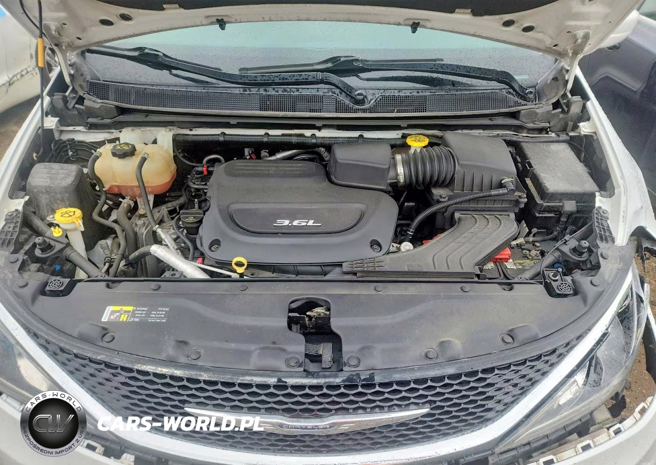 2017 Chrysler Pacifica Touring L VIN:2C4RC1BG3HR739458 - 12