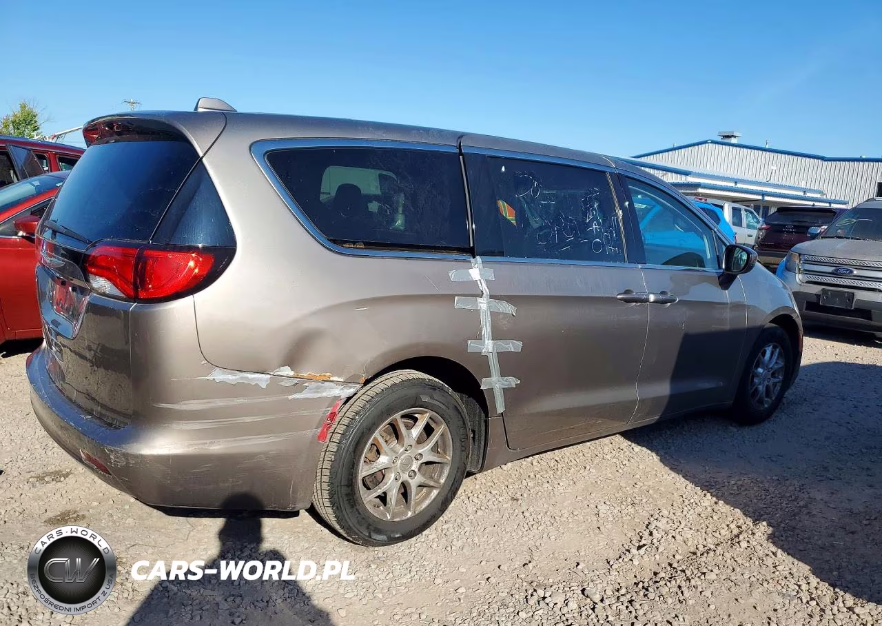 2017 Chrysler Pacifica Lx VIN:2C4RC1CG4HR628500 - 3