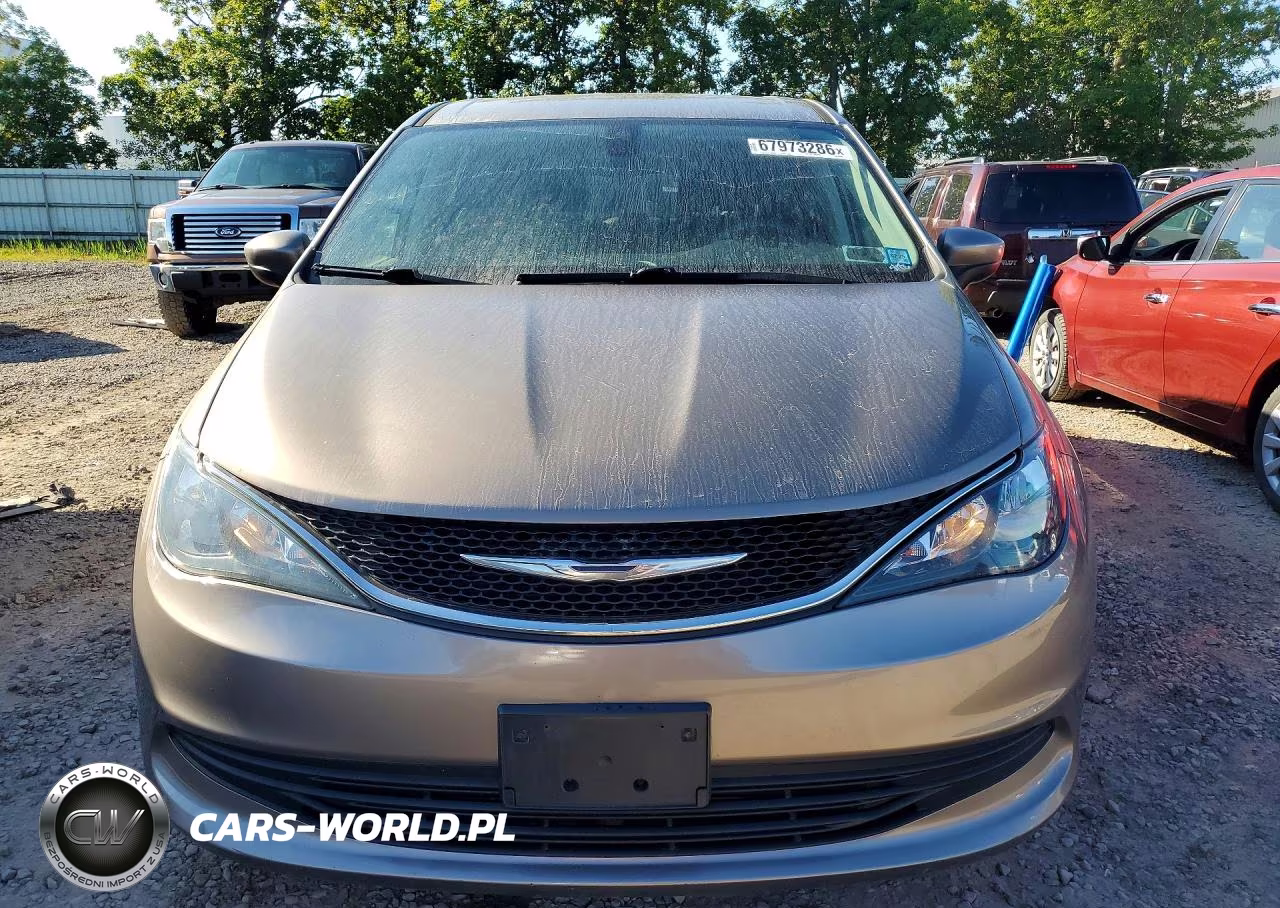 2017 Chrysler Pacifica Lx VIN:2C4RC1CG4HR628500 - 5