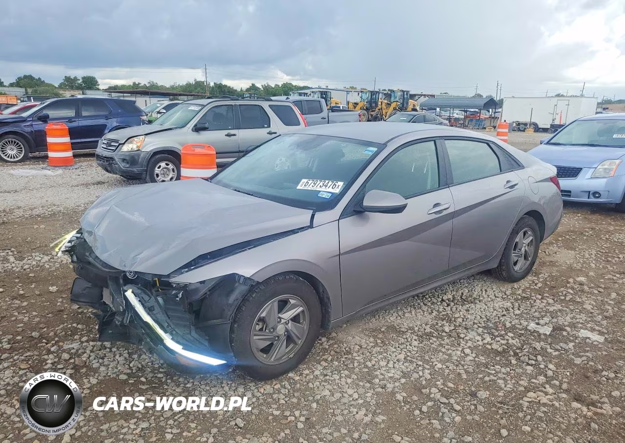 2025 Hyundai Elantra Se