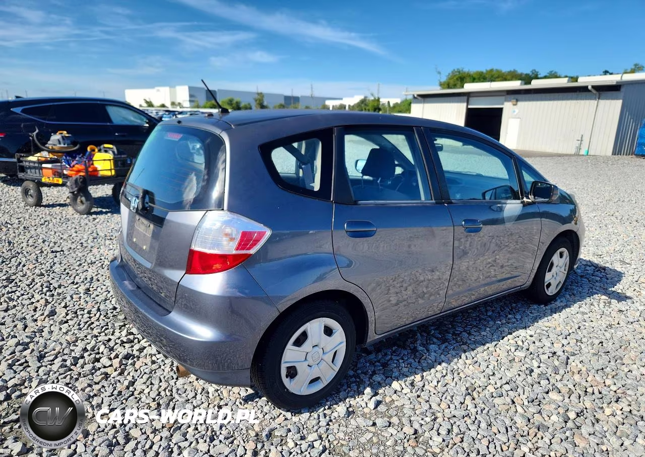 2013 Honda Fit VIN:JHMGE8G39DC000614 - 3
