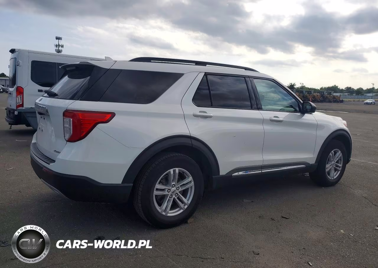 2022 Ford Explorer Xlt VIN:1FMSK8DH5NGA76549 - 3