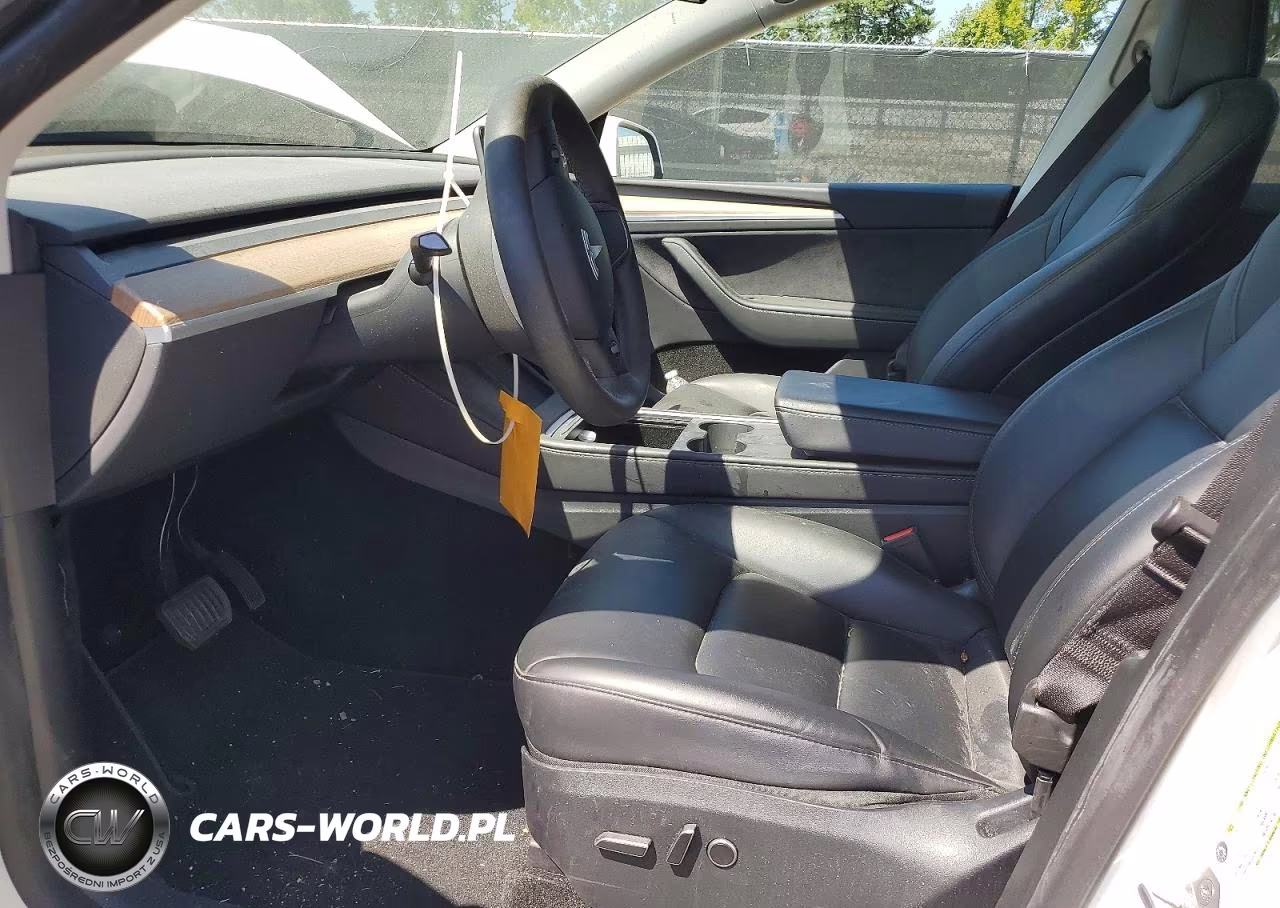 2023 Tesla Model Y VIN:7SAYGDEE2PA190678 - 7