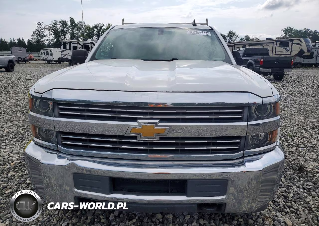 2018 Chevrolet Silverado C2500 Heavy Duty VIN:1GC2CUEG0JZ261963 - 5