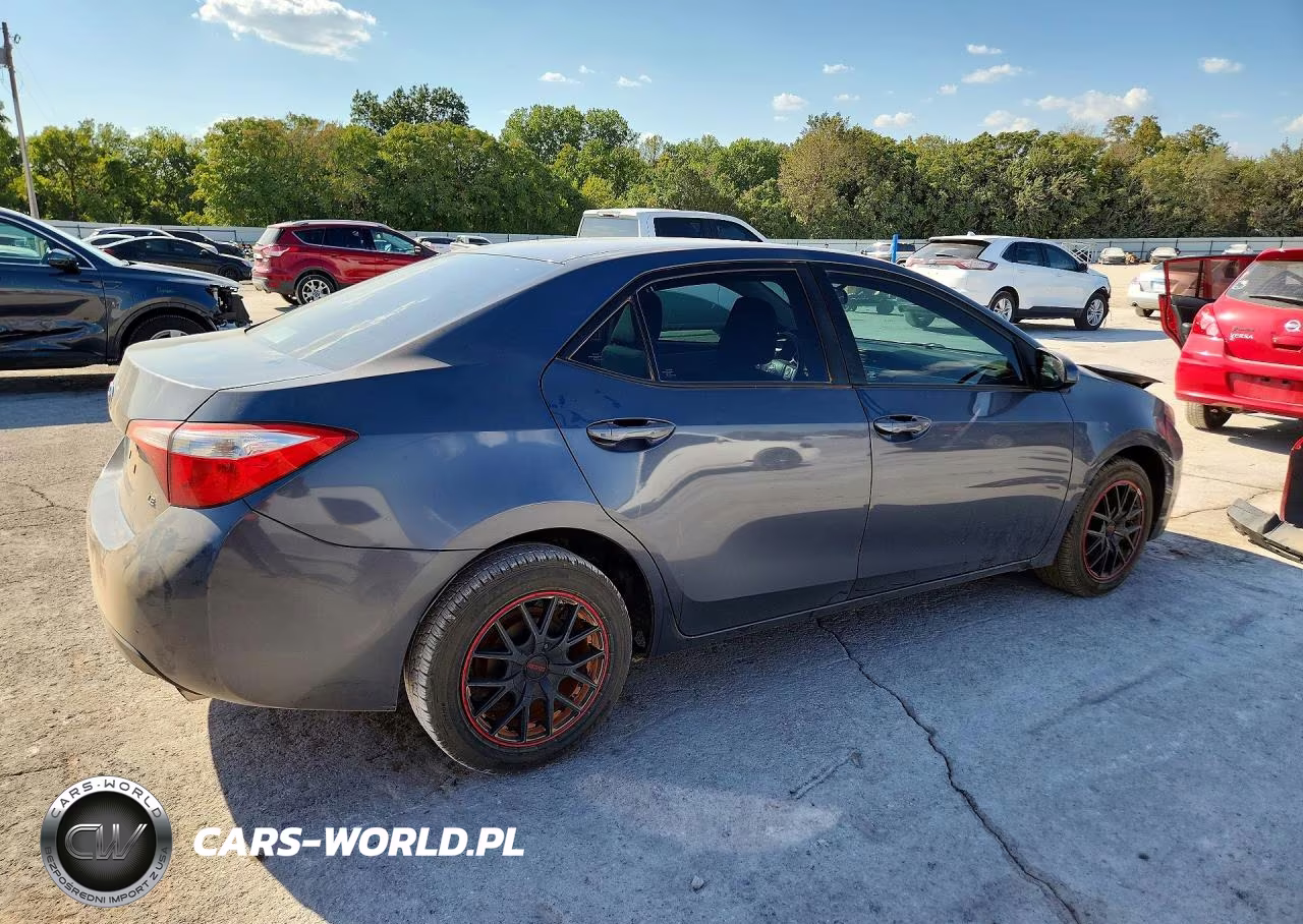 2016 Toyota Corolla Le VIN:5YFBURHE2GP553248 - 3