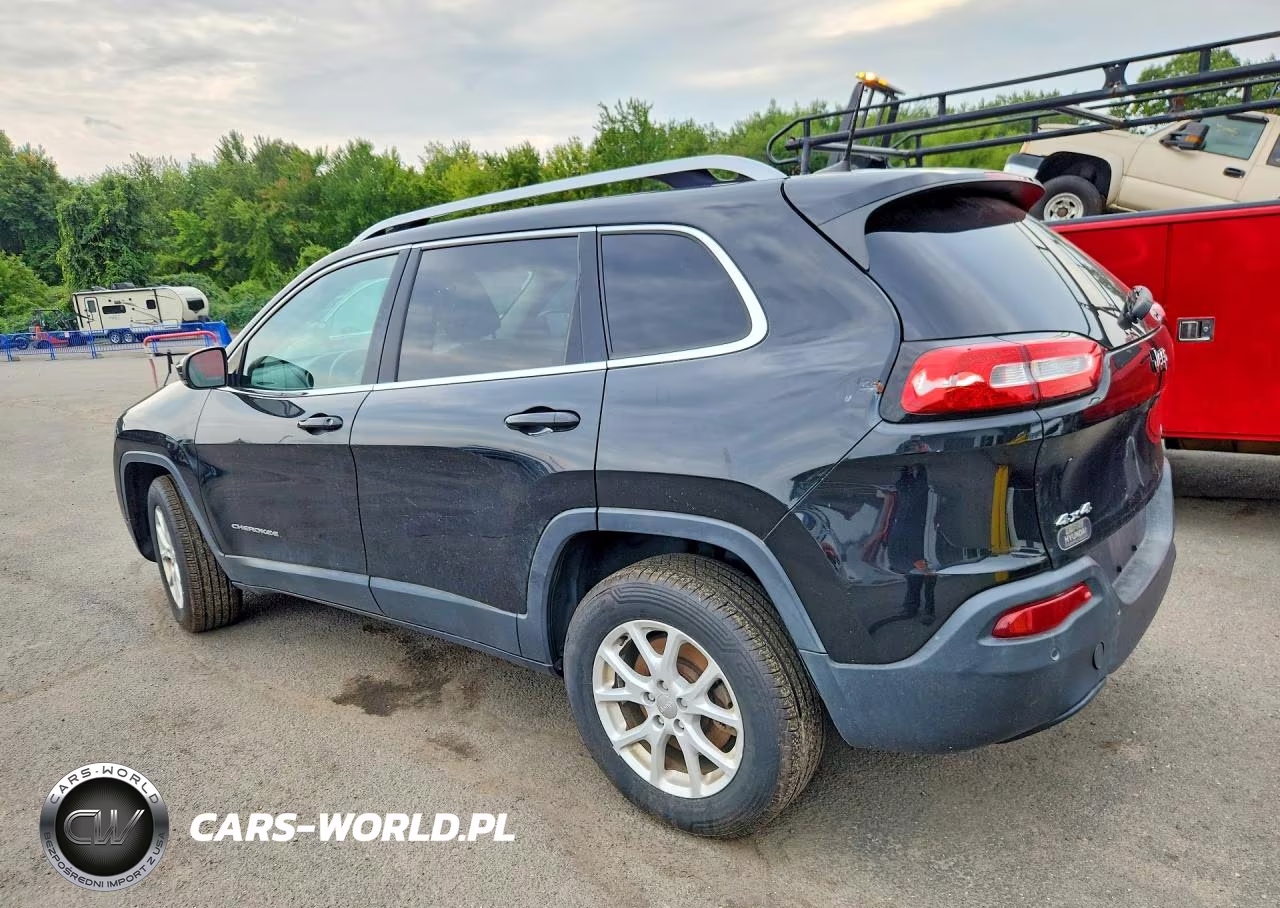 2016 Jeep Cherokee Latitude VIN:1C4PJMCB2GW371703 - 2