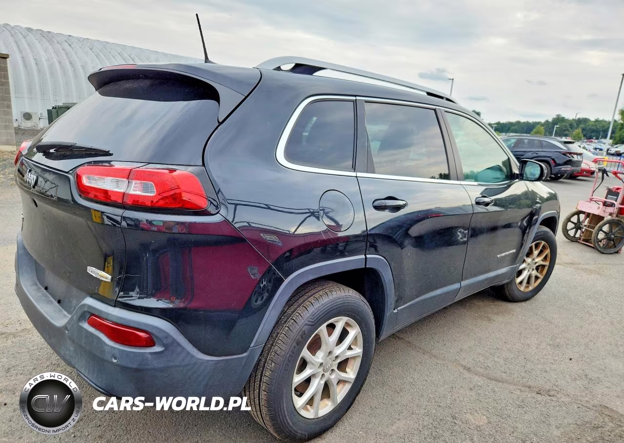 2016 Jeep Cherokee Latitude VIN:1C4PJMCB2GW371703 - 3