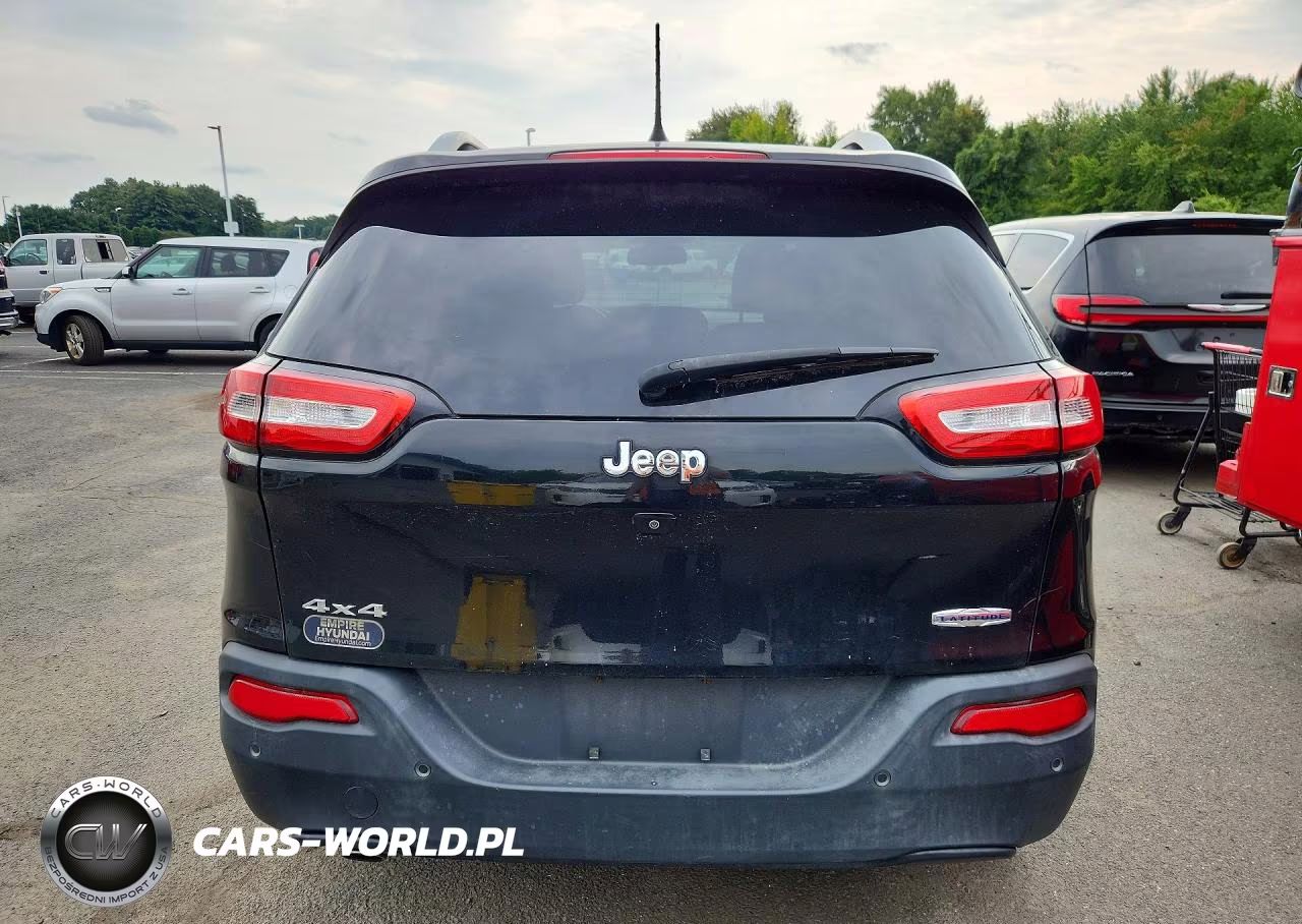2016 Jeep Cherokee Latitude VIN:1C4PJMCB2GW371703 - 6