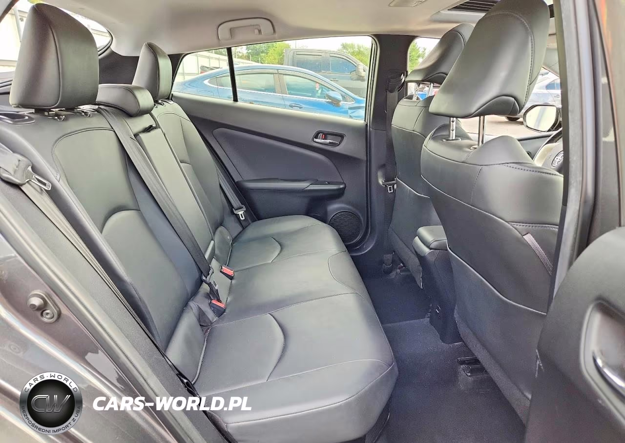 2016 Toyota Prius Four VIN:JTDKARFU5G3001528 - 10